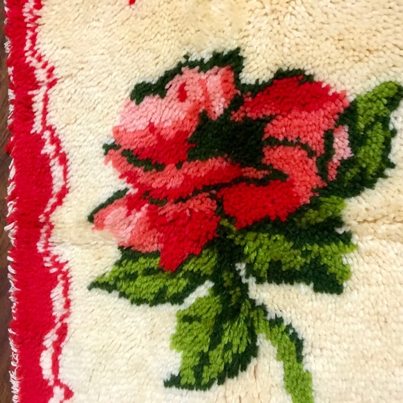 VTG Rose Latch Hook Rug Wall Hanging Boho Chic - Picture 2 of 6
